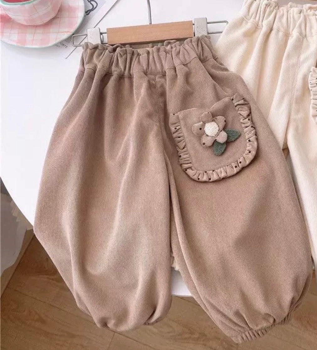 Girls' Pants New Style 2026 Spring Fashion Trendy Sports Casual Jogger Pants with Heart Embroidery for Little Girls
